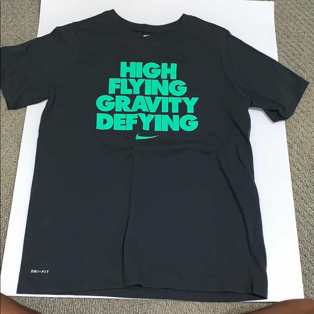 Nike tee